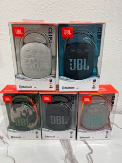 🔊 JBL CLIP 4 ORIGINAL - NUEVOS EN CAJA 🔥 Llévate tu música a todos lados sin miedo.  Colores disponibles: Gris, Negro, Azul, Camuflaje, Gris/Rosa Lo