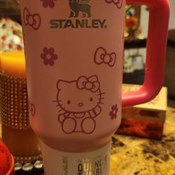 Brand New Hello Kitty Stanley 40oz Flamingo Kitty Cup