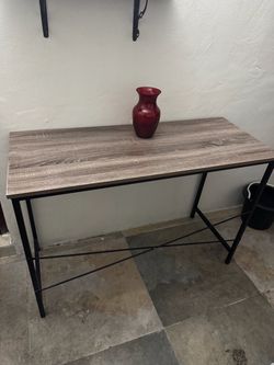Wood & Metal Desk/Table – Great Condition