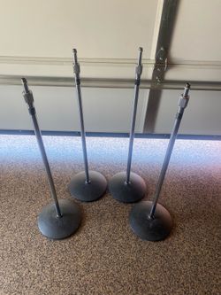 Microphone stands round base