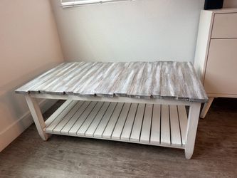 Rustic White Wood Coffee Table $40 Or best offer