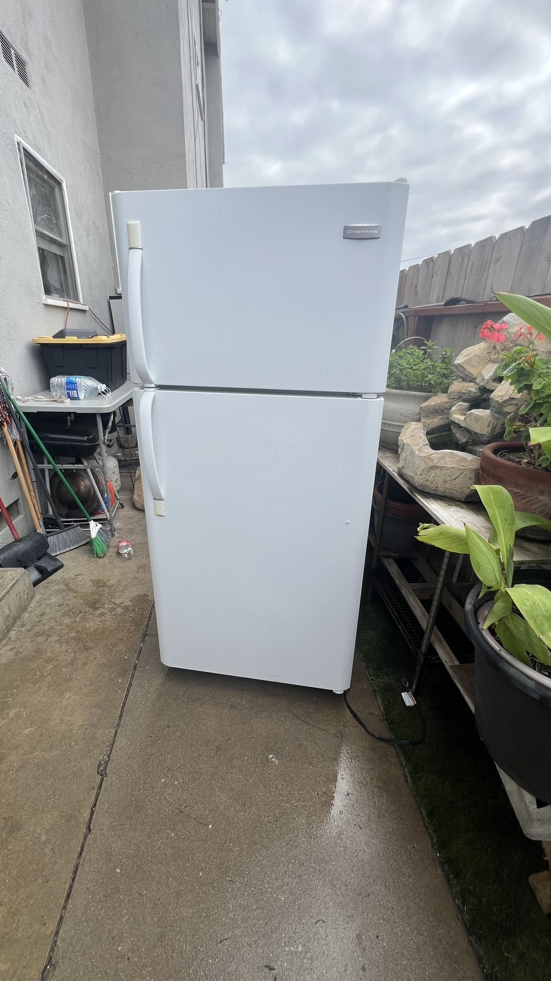 Refrigerator Works Perfect 🤩 Apartment Size Delivery Available Locally