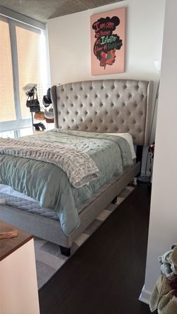 Queen Size Upholstered Bed