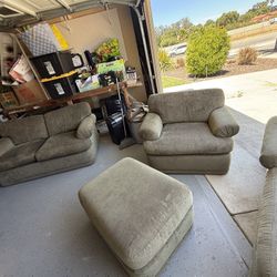 Rene Cázares 4 Piece Sectional. 