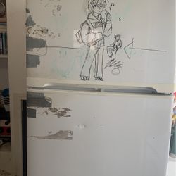 Refrigerator NOT Working /For  Parts  Free