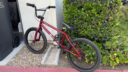 BMX Bike- Free Agent Maverick
