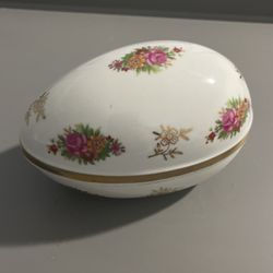 Vintage Porcelain Lidded Egg Painted Dish.