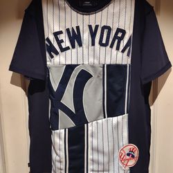 Men's Large NY Yankees Jersey Combo T-shirt