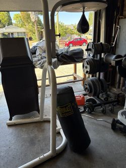 Everlast boxing bag and speed bag