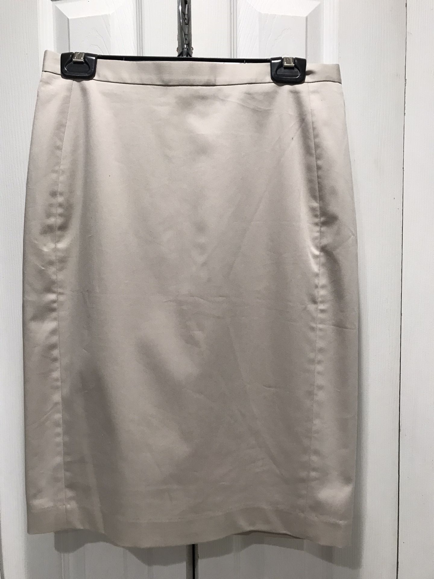 NWT Ann Taylor Lined Cotton Blend Light Beige/Gray Color Pencil Skirt, Size 6P