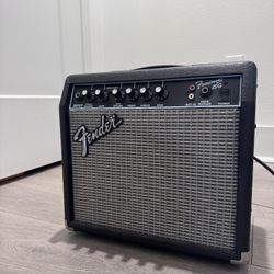 Fender Frontman 15G guitar amplifier