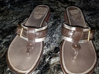 COLE HAAN WOMAN'S SHOE'S SIZE 8.5 MINT CONDITION