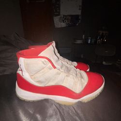 Jordan 11 Cherry – Size [11.5] – Budget Pair / Daily Beaters