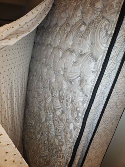 Twin mattress