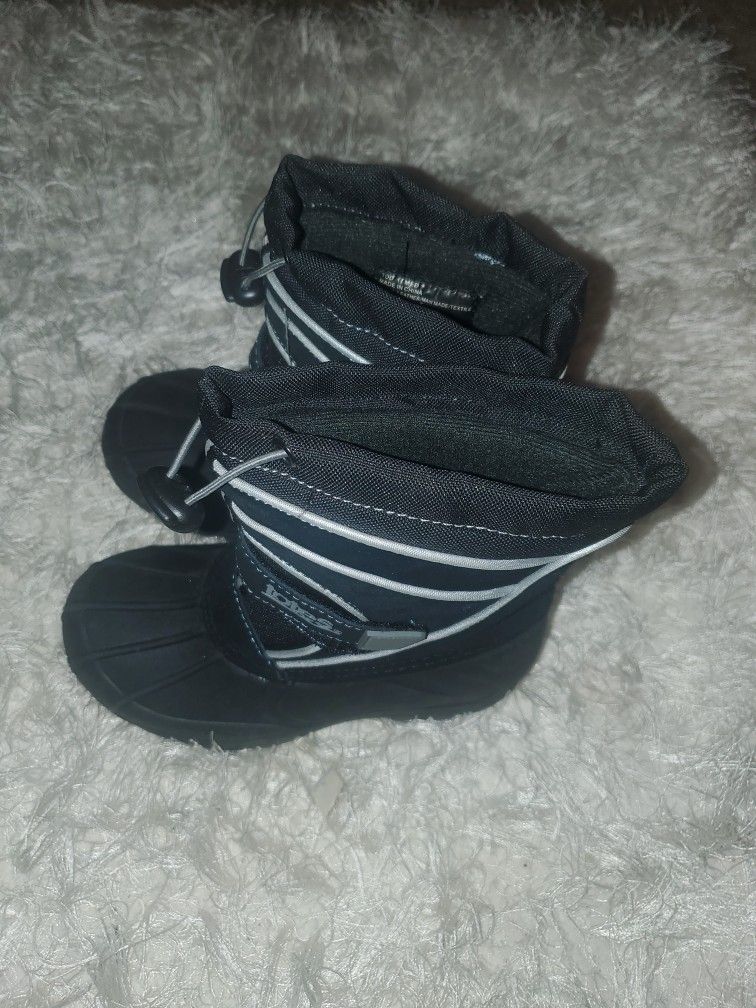 Boy/girl Snow Boots Size 11