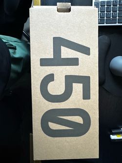 BRAND NEW NEVER WORN YEEZY 450