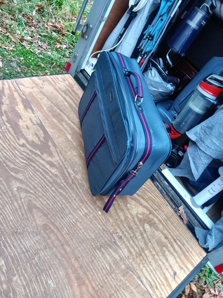 Medium Size Luggage On Wheels