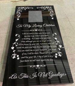 Lápida, granite headstone, cemetery tombstone