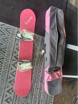 145cm Snow Bunny Snowboard w/ Bindings + Kave Padded Bag