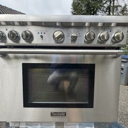 Thermador Dual Fuel Range - Model PRD366GHU /18