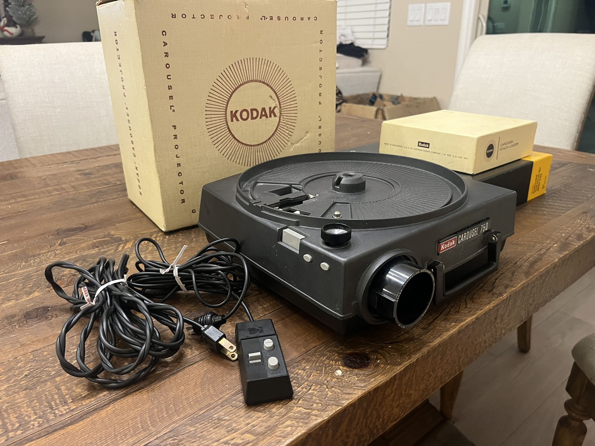 Kodak Carousel 750 Slide Projector – Fully Tested & Working