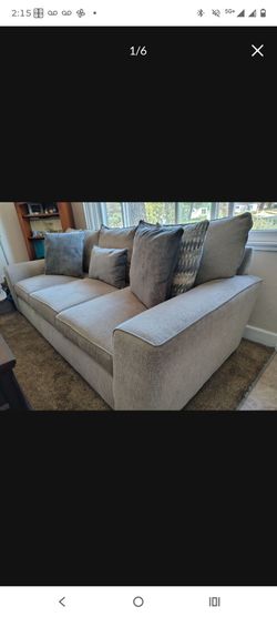 couch Jerome's (mymoms)