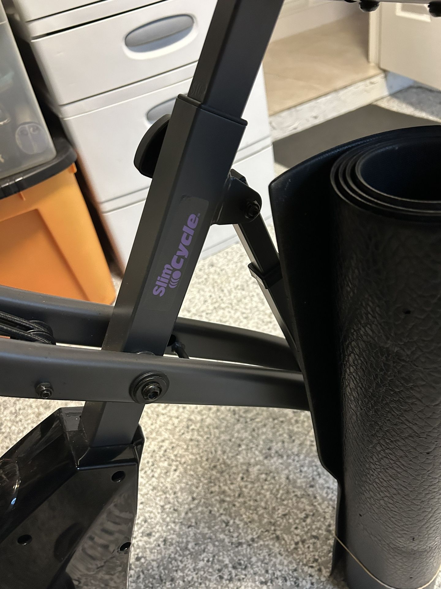 Stationary exercise bike