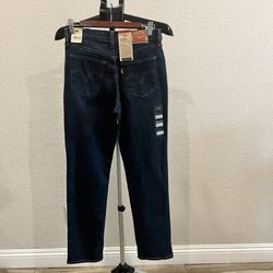 Classic Straight. Women’s Levi’s 