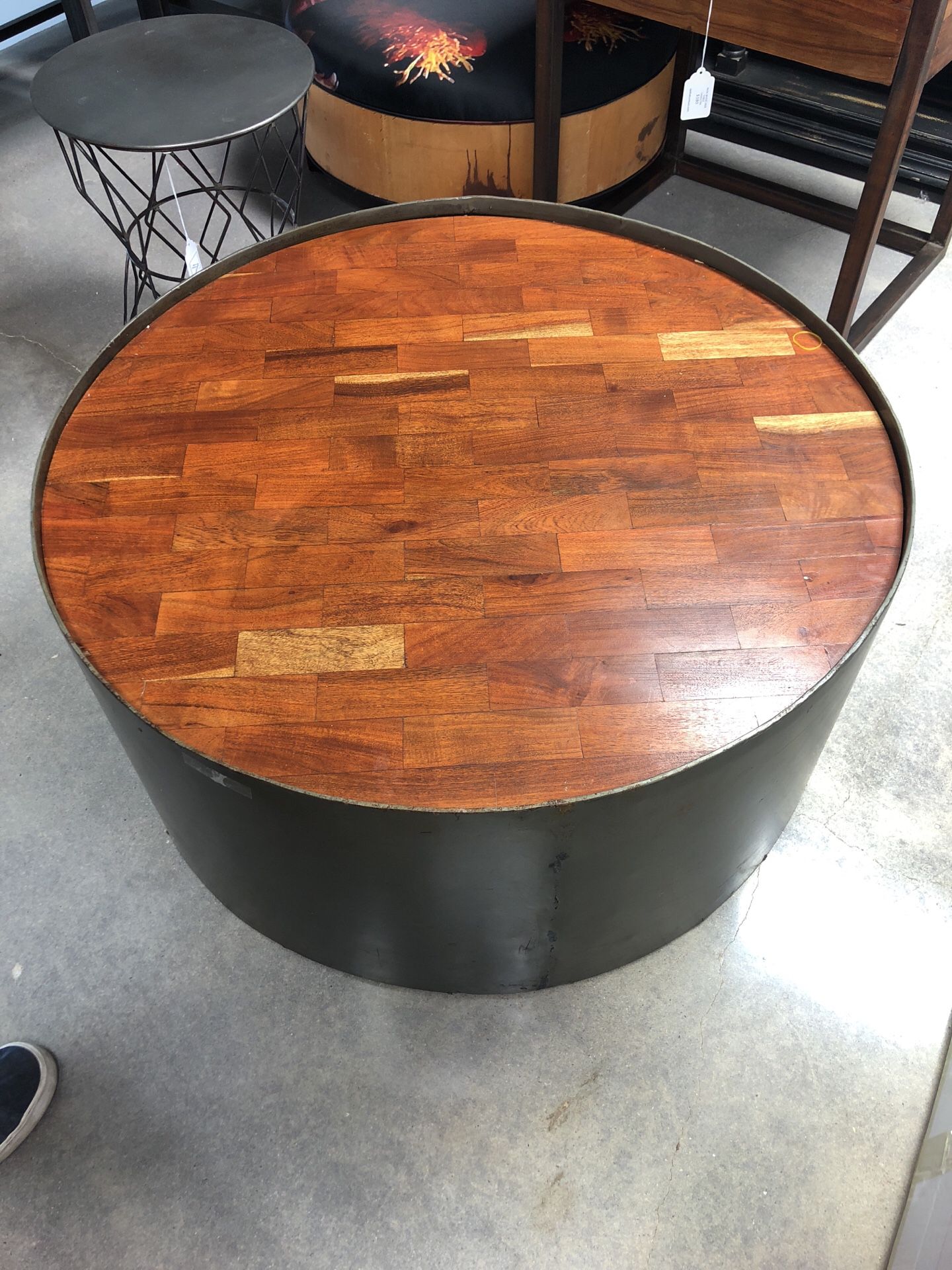 Large round coffee table - 35 1/2” x 35 1/2” x 16”