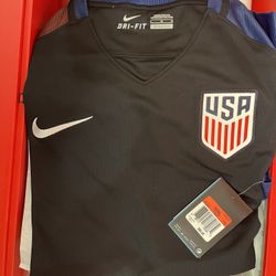 Brand New Mens Nike Black USA Jersey - Size Large