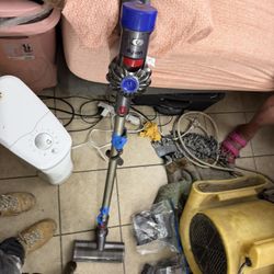 Dyson V8 Portable Cordless Pet Stick Vacuum Cleaner