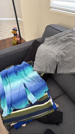 Boys 10/12 (15 clothing items for 15$)