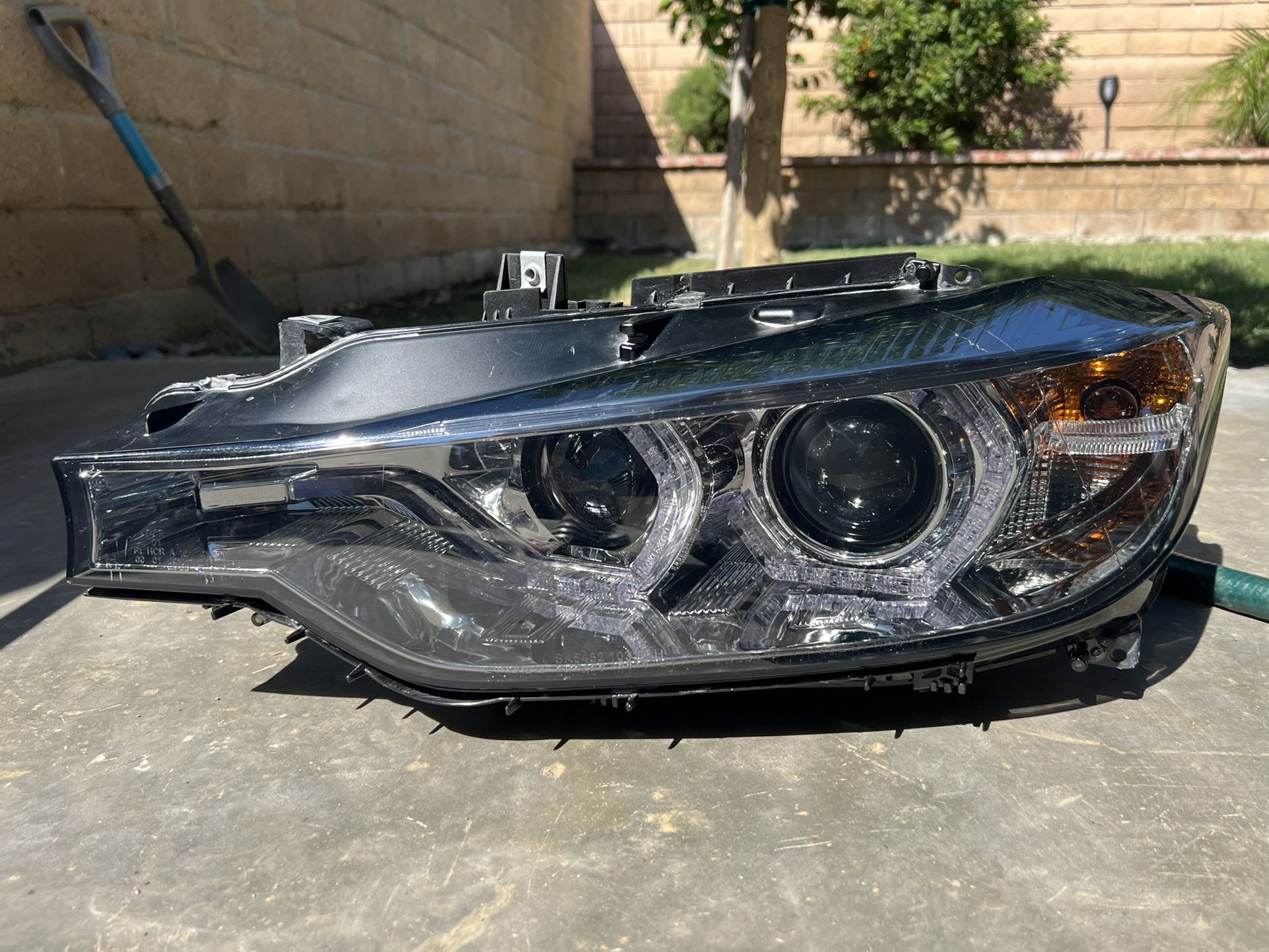 LED Projector Headlight Halogen (LEFT SIDE ONLY)