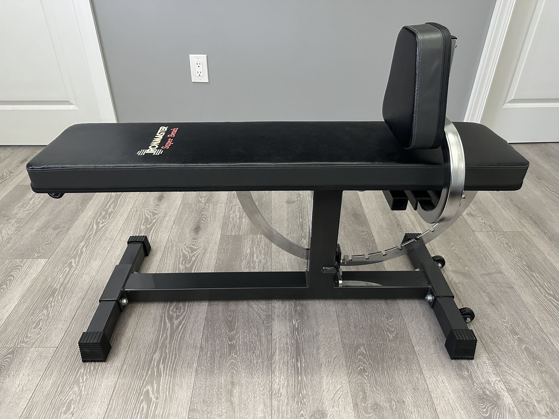 Ironmaster Super Bench w/ wheels