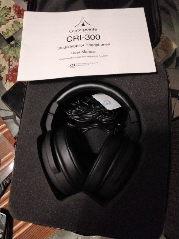 Centerpoint Research Wired Headphones Studio Monitor CRI 300