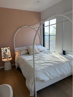 Crate & Barrel Bedframe (Full) $100