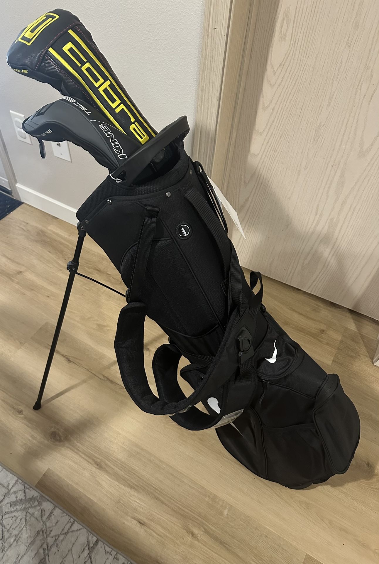 New Nike Golf Bag