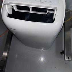 Toshiba Portable Air Conditioner - 8000 BTU