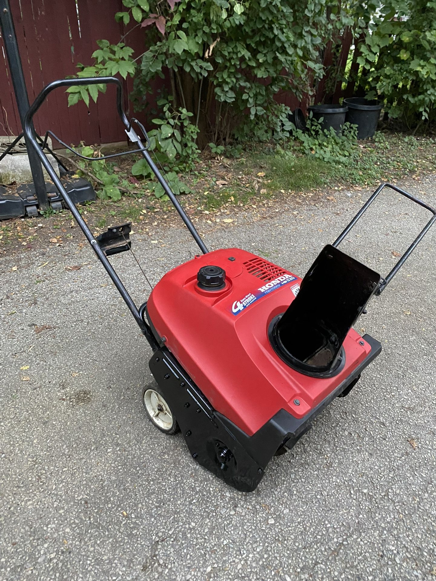 Honda Snowblower 520 4 Cycle 20" With Like New Paddles Ready For The Winter Pull