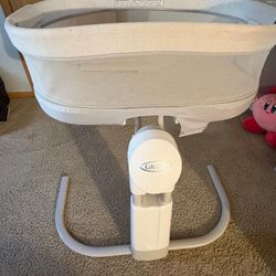 Graco Bedside Bassinet