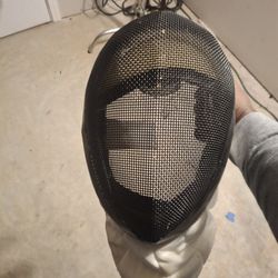 2 Fencing Masks 