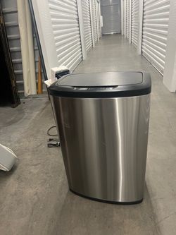 Trash can