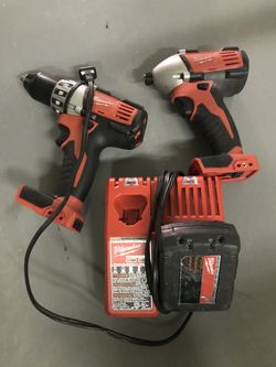 Milwaukee 18v Drill Set With Battery And Charger
