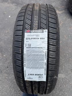 Single (1) 225 55 19 Yokohama Geolandar CV tire