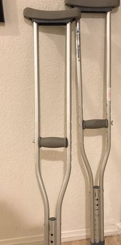 One-size-fits-all crutches