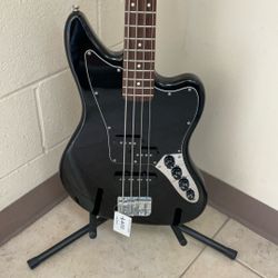 SQUIER by FENDER JAGUAR BASS.