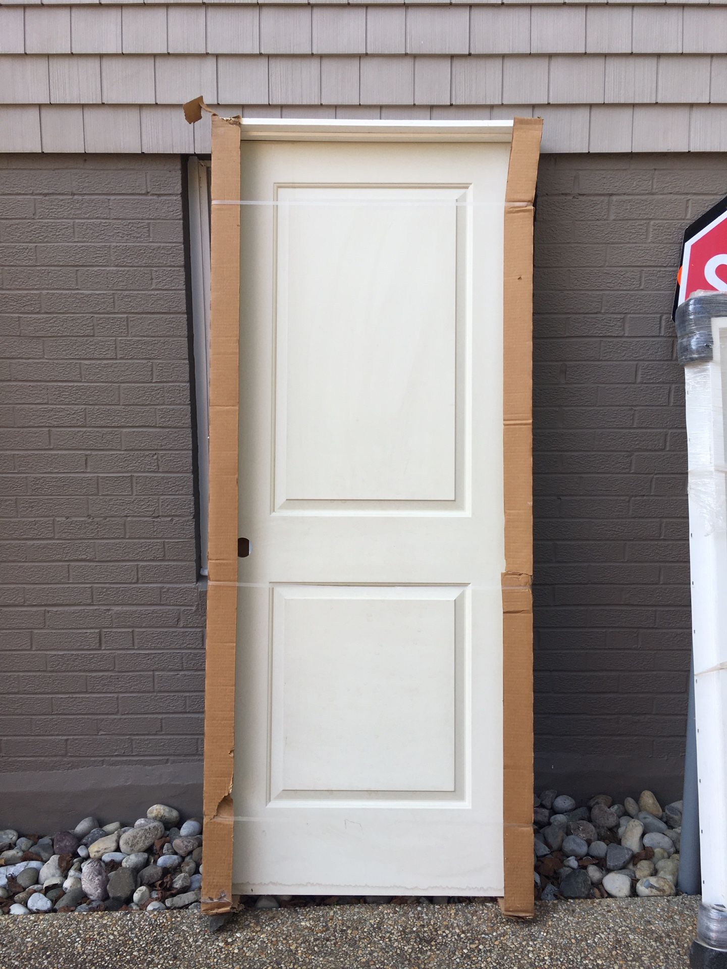 Jeld Wen, interior, 32x80, RH swing “Cambridge” door. 3 units available.