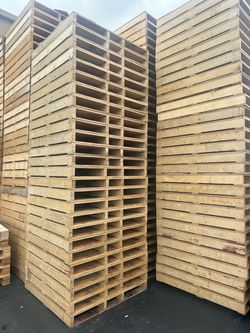 Wood pallets for sale
