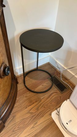 Pottery Barn Duke C-table