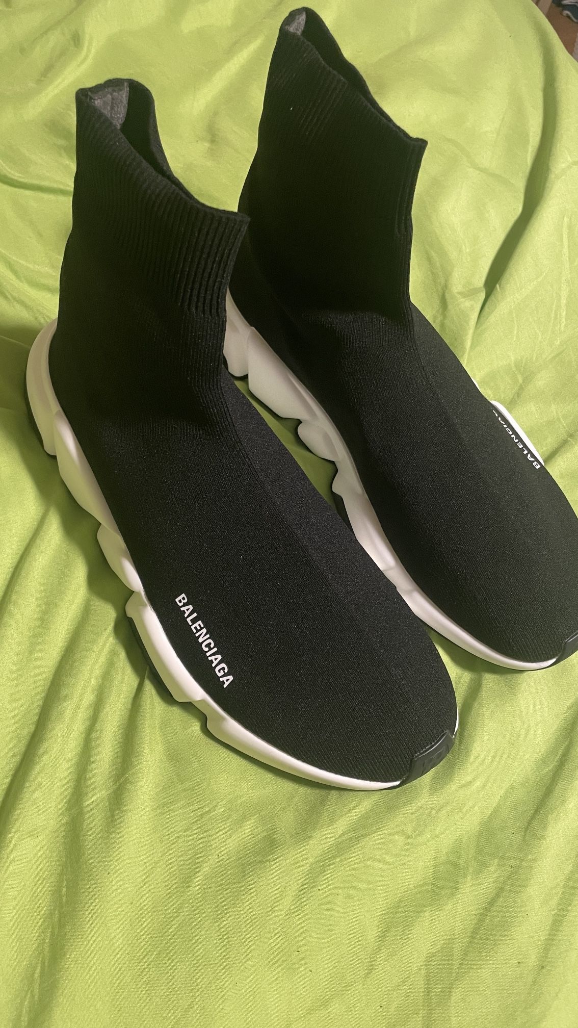 BALENCIAGA